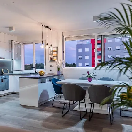 Apartment Agape With Parking *