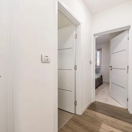 Agape With Parking Apartment Zadar