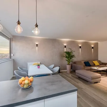 Agape With Parking Apartment Zadar